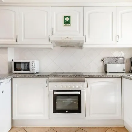 Our House In Clube アルブフェイラ