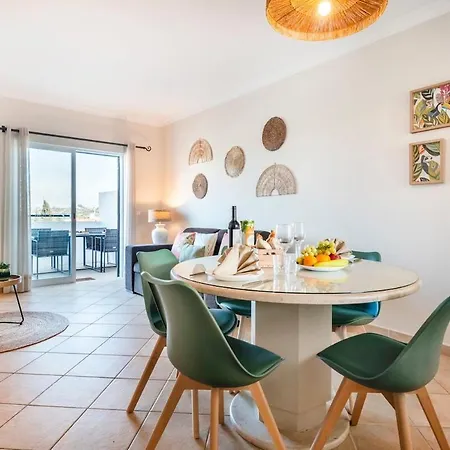 Our House In Clube *