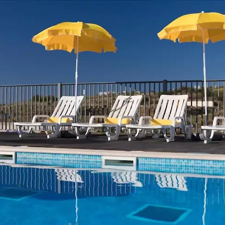 Our House In Clube * アルブフェイラ